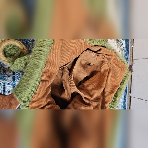 Vintage Handmade Crocheted Handbag with Wood Handle, Corduroy Lining - Picture 8 of 9